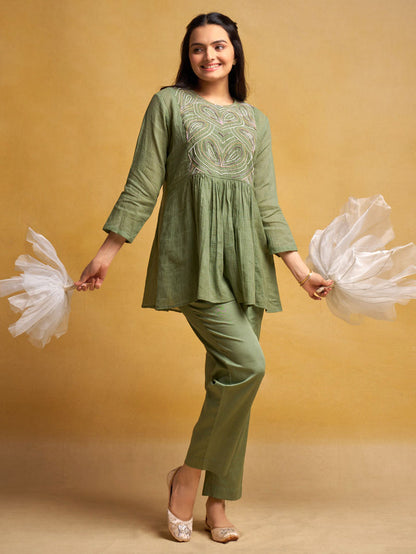 Green Embroidered Chanderi Co-ord Set - Set of 2